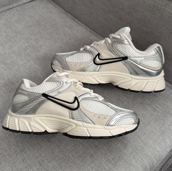 Nike Nike V5 RNR White Beige Silver Black