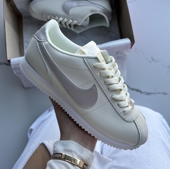 Nike Nike Cortez Beige Silver