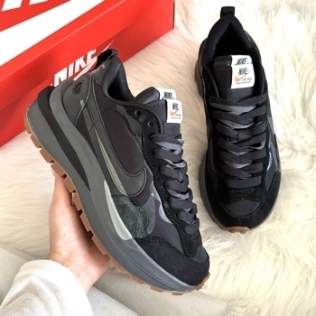 Nike Nike x Sacai VaporWaffle Black Gum