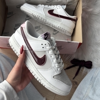 Nike Nike SB Dunk Low Summit White Plum Chalk