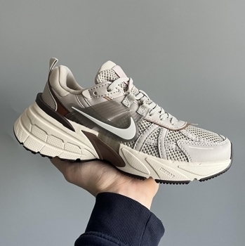 Nike Nike V2K Run Beige Brown Pink