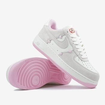 Nike Nike Air Force Valentine’s Day