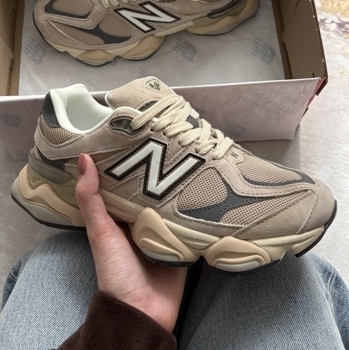 New Balance New Balance 9060 Beige Brown Blue