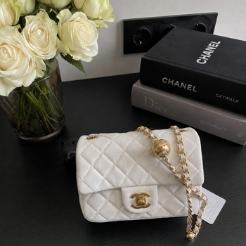 Chanel Chanel Mini 17 Classic Flap Bag in Ivory with Gold, фото 11