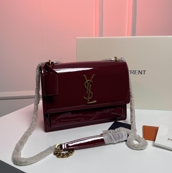 Saint Laurent Saint Laurent Sunset Medium in Chain Bag in Burgundy Patent Leather
