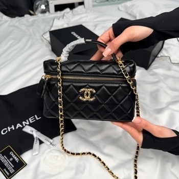 Chanel Chanel Vanity Case Bag in Black Leather