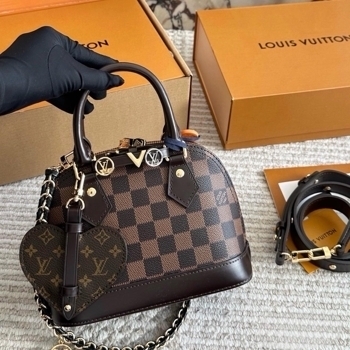 Louis Vuitton Louis Vuitton Alma BB Damier Ebene