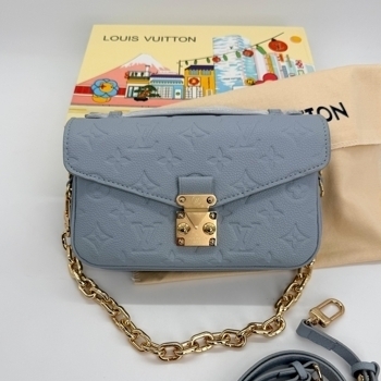 Louis Vuitton Louis Vuitton Pochette Metis Blue East West