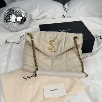 Saint Laurent Saint Laurent Loulou Puffer Medium in Light Cream