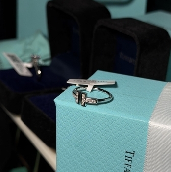 Tiffany Tiffany
