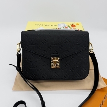 Louis Vuitton Louis Vuitton Pochette Metis East West Black