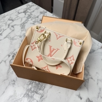 Louis Vuitton Louis Vuitton OnTheGo BB Cream/Pink