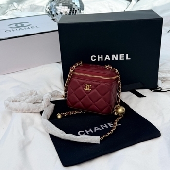 Chanel Chanel Mini Vanity Case in Bordo Lambskin Gold-Tone Hardware