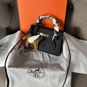 Hermes Hermès Kelly Mini 19 Bag in Black Epsom Leather with Gold Hardware