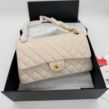 Chanel Chanel Classic Flap 25 Cream Gold