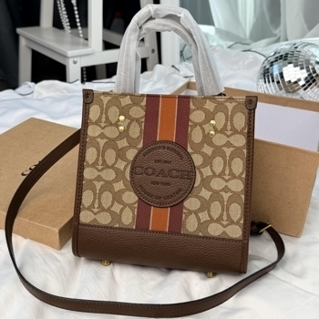 Coach Coach Field Tote 22 Signature Canvas Bag