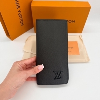 Louis Vuitton Louis Vuitton Brazza Wallet LV Aerogram Black