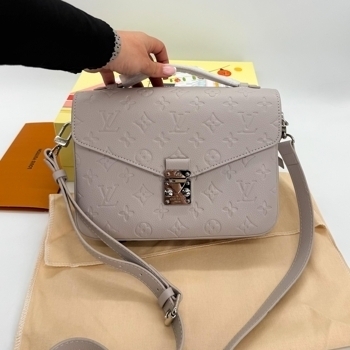 Louis Vuitton Louis Vuitton Pochette Metis East West Greige
