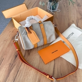 Louis Vuitton Louis Vuitton Keepall Bandouliere 25 Monogram Light Canvas