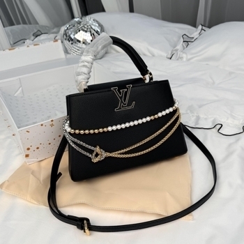 Louis Vuitton Louis Vuitton Capucines BB Black