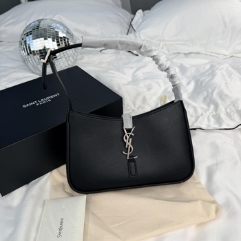 Saint Laurent Saint Laurent Le 5 а 7 Hobo Bag Black / silver